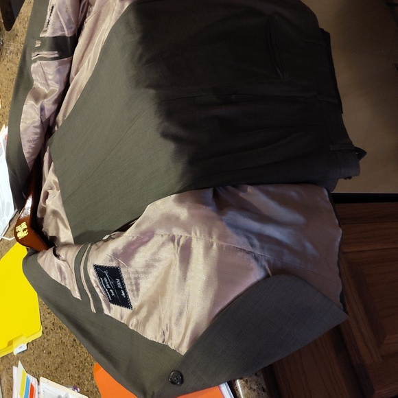 Custom made Suite by Skipp Murray 46R - Picture 3 of 5